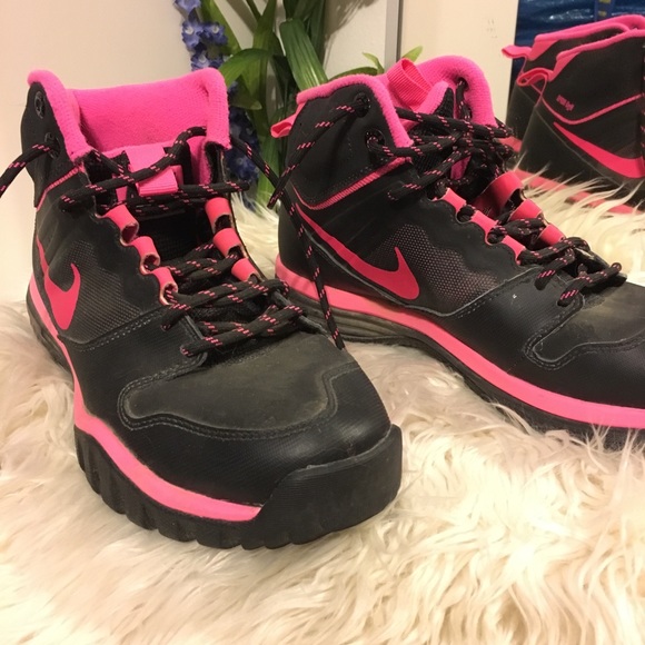 Nike Shoes - Women’s Nike Sneaker Boot